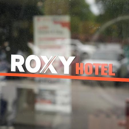 Roxy Hotel & Apartments Кучинг Экстерьер фото