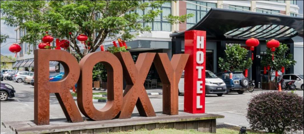 Roxy Hotel & Apartments Кучинг Экстерьер фото