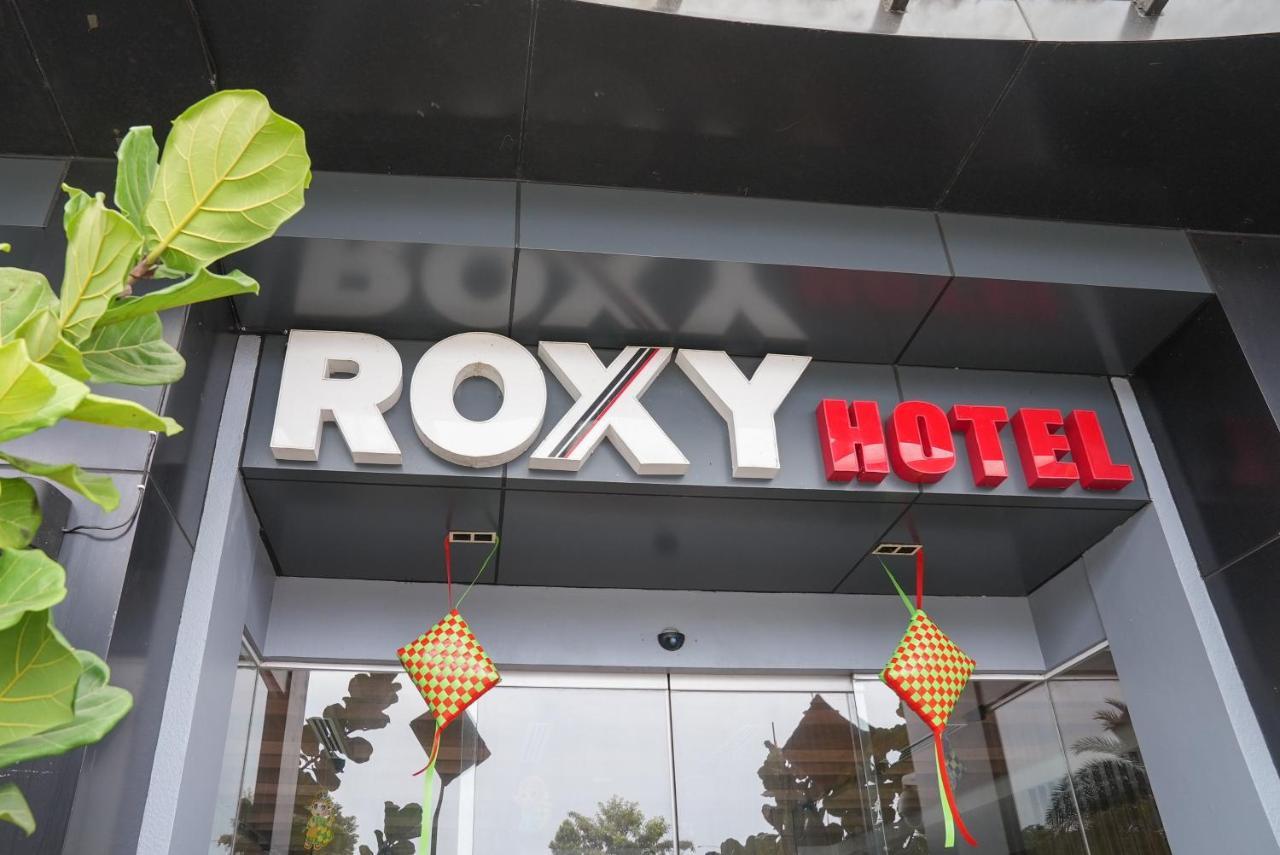 Roxy Hotel & Apartments Кучинг Экстерьер фото