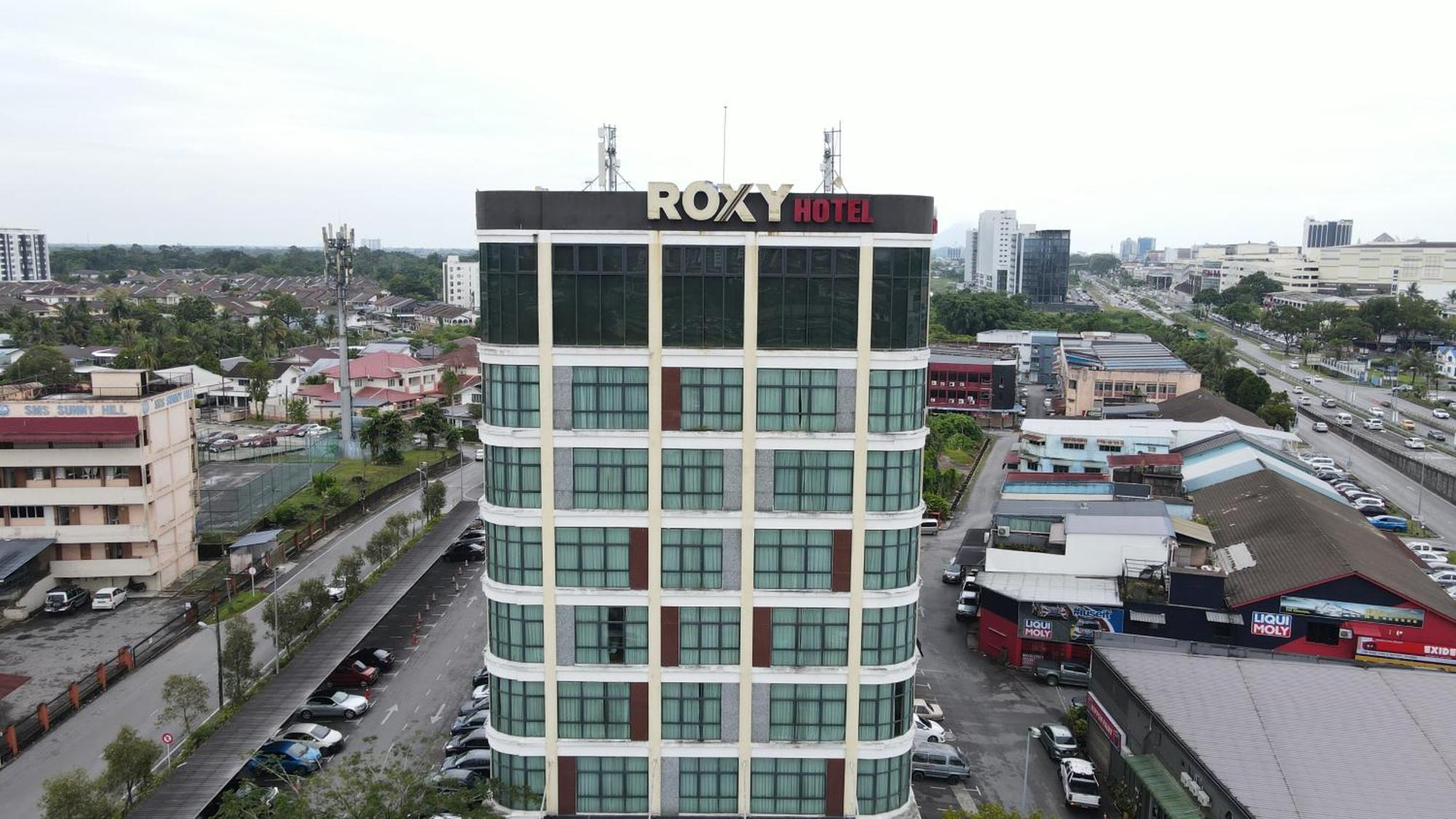 Roxy Hotel & Apartments Кучинг Экстерьер фото